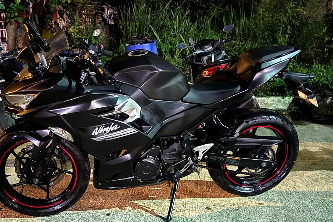 Kawasaki Ninja 400 sport bike for rent in Cebu